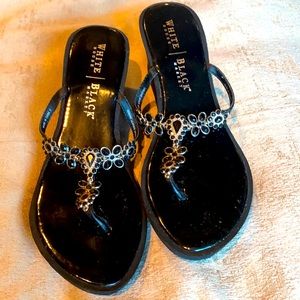 Black WHBM dressy flip flops
